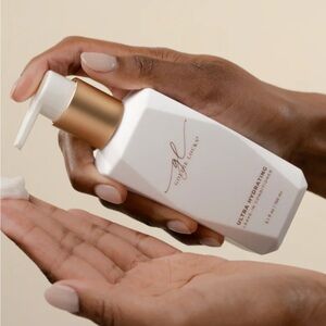 Goldie Ultra Hydrating Hair Conditioner - White and Gold 5.1 FL oz / 150 ml new